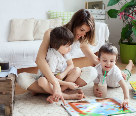 mom with kids drawing
