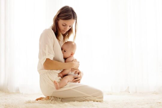 mom baby breastfeeding