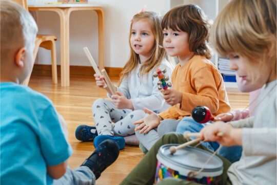 kids doing music lessons
