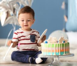 kid eating birthday cake