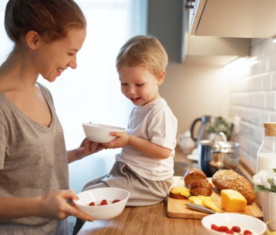 MOM COKING FOOD WITH HER CHILDREN